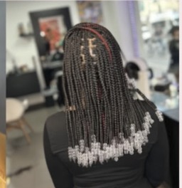 Twists avec perles blanches vue de dos