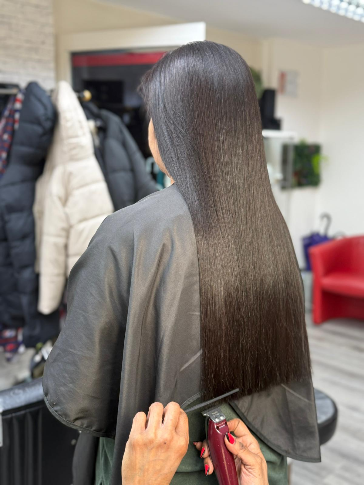 Cheveux lisses et brillants après lissage