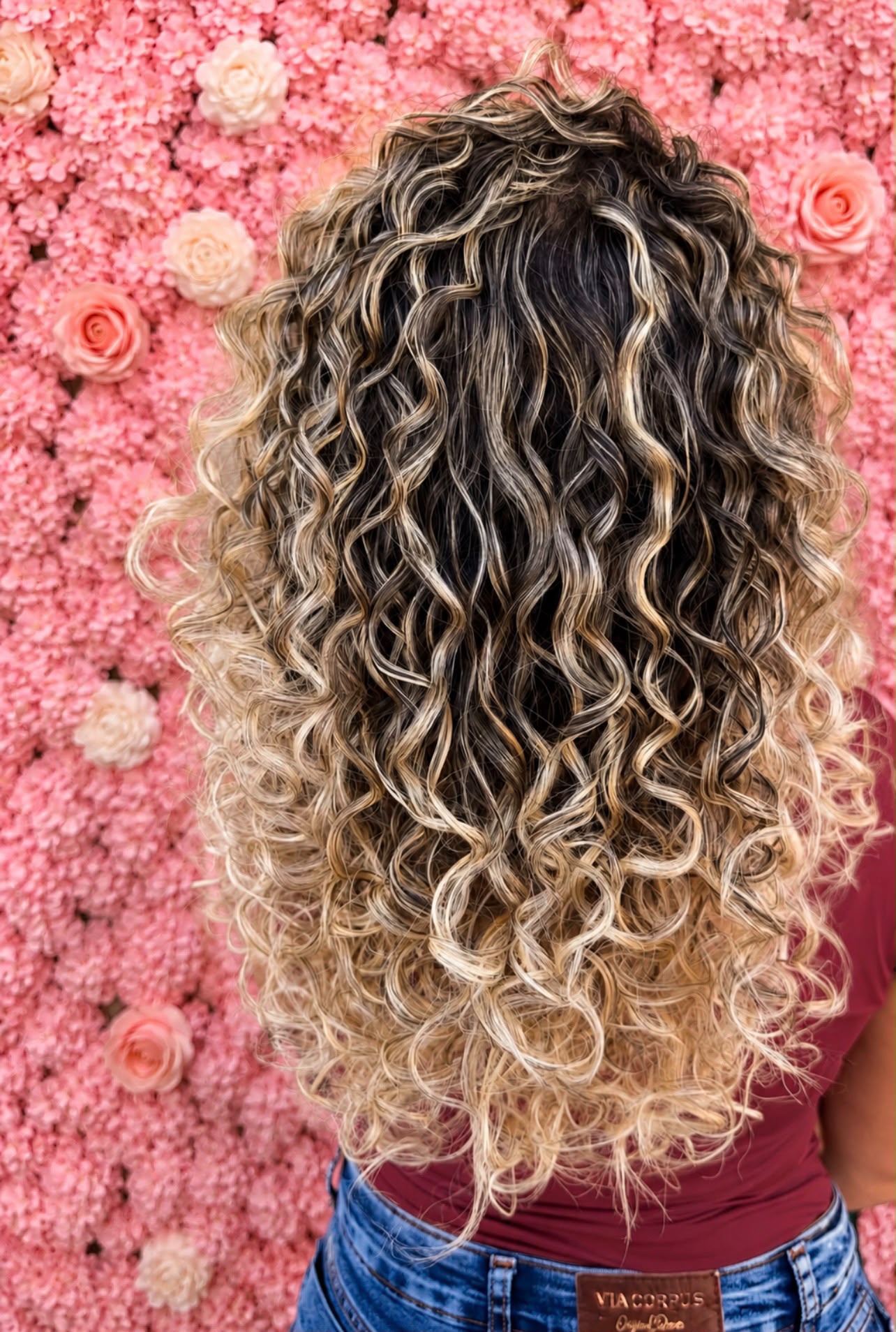Boucles blondes lumineuses